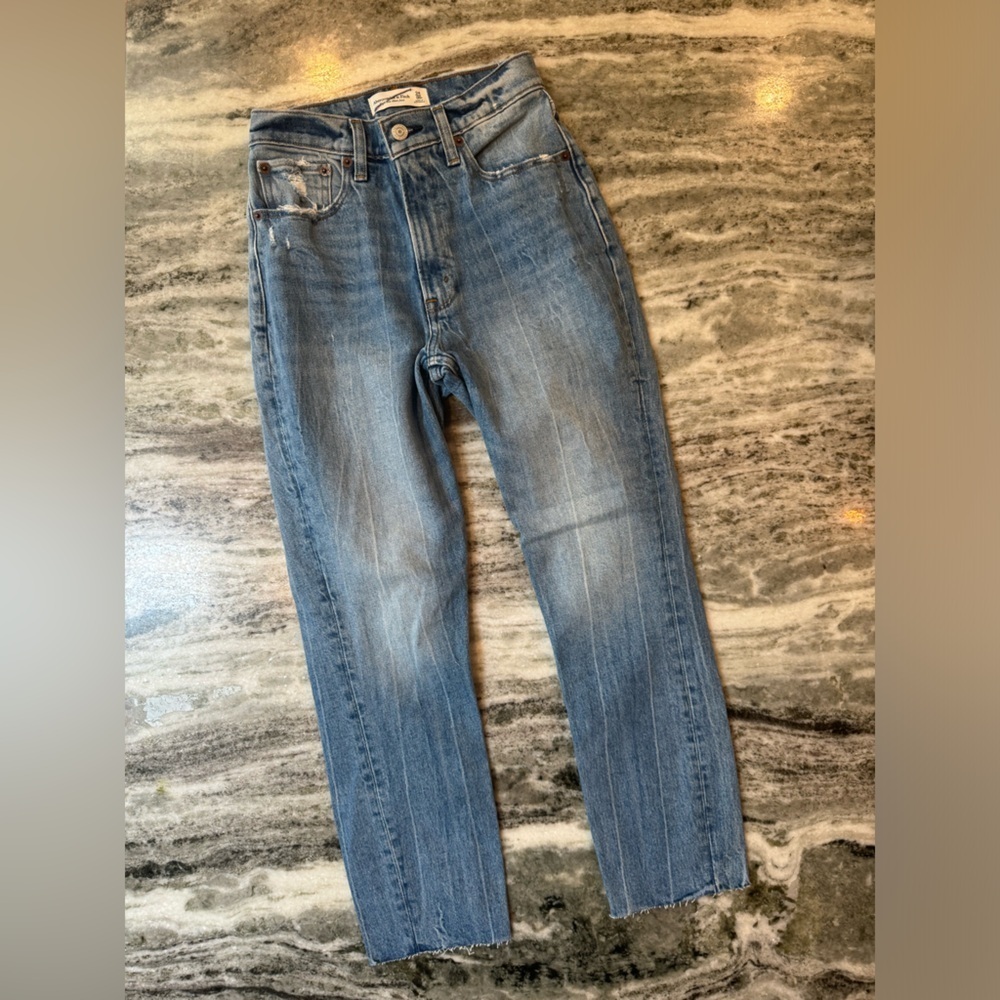 Abercrombie & Fitch High-Rise Mom Jean 00/24